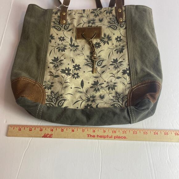 NWT Myra Tote Bag Unique Key Upcycled Canvas Leather Floral Zip Top Boho Cowgirl - Picture 8 of 8